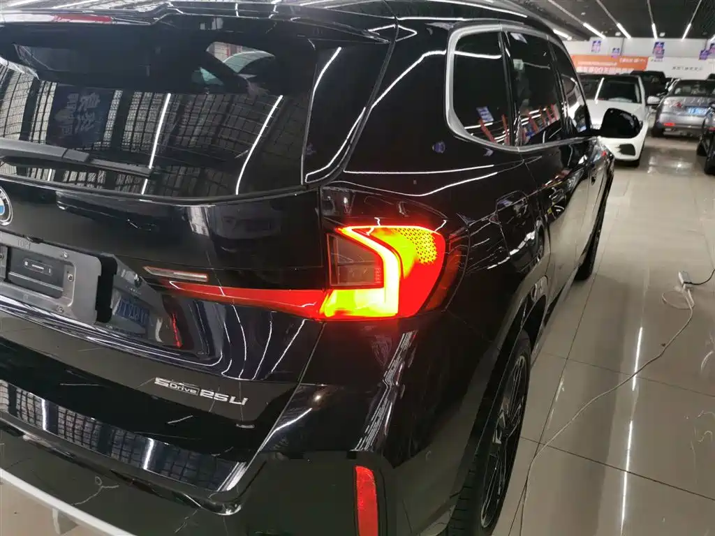 BMW X1 2023 sDrive25Li M Sport Package фото 8