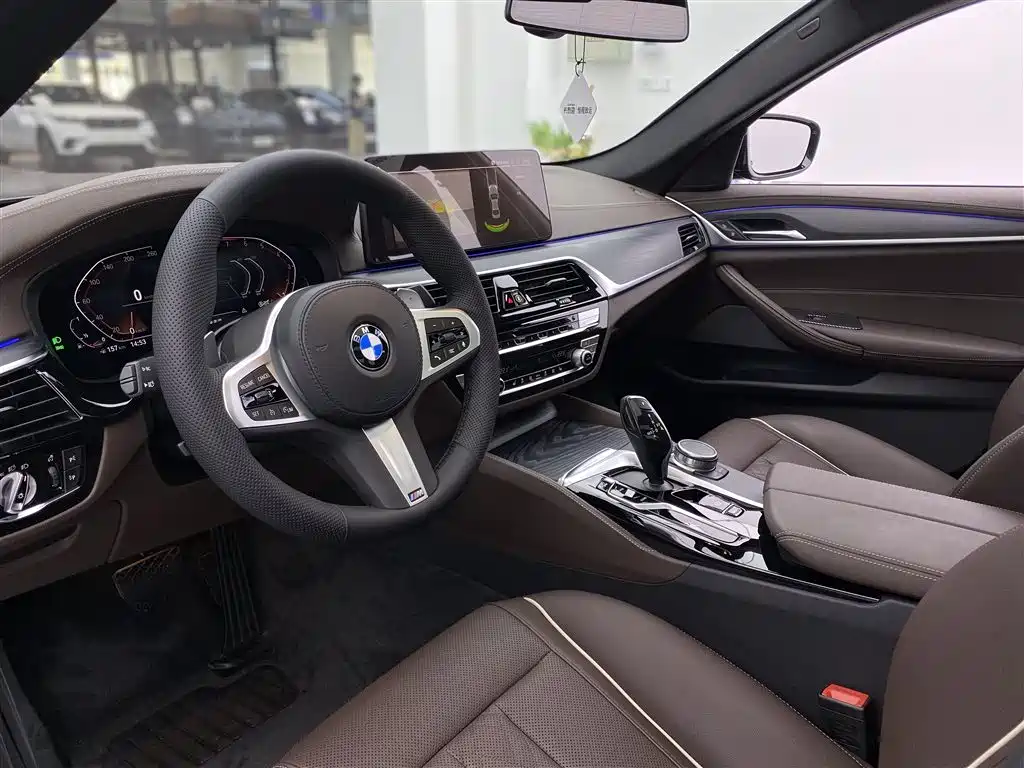 BMW 5 Series 2022 Facelift 530Li Leading M Sport Package фото 6