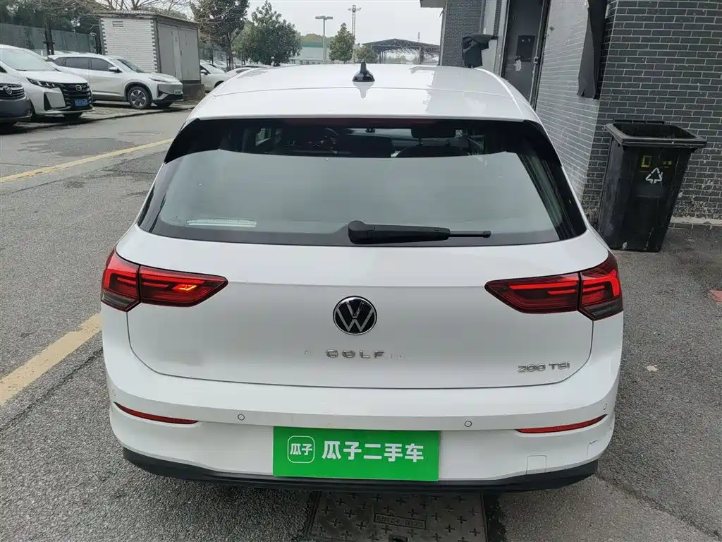Volkswagen Golf 2023 Model 200TSI DSG фото 4