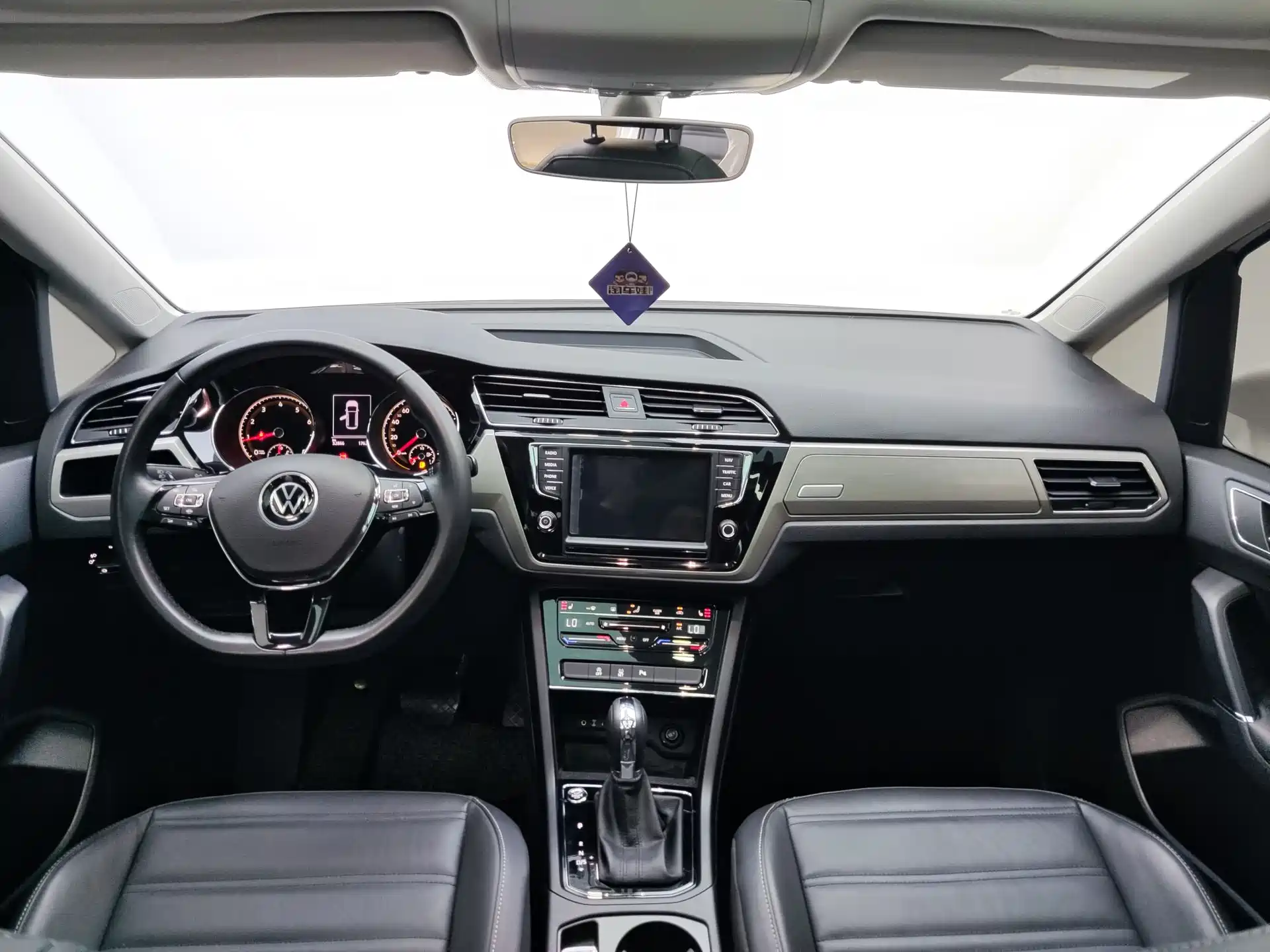 Photo 13 - Volkswagen Touran