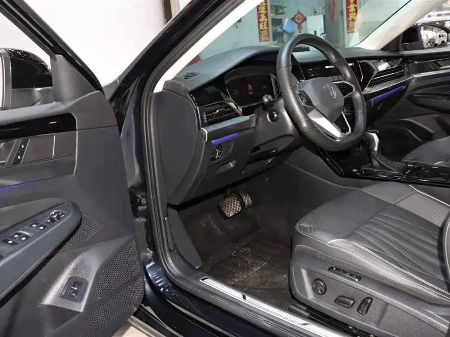 Volkswagen Passat 2023 Facelift 330TSI Luxury Edition фото 9