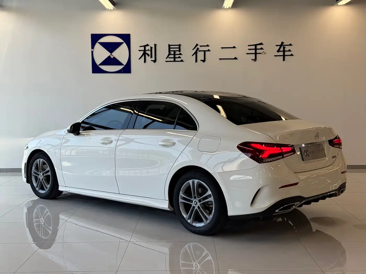 Mercedes-Benz A-Class 2022 A 180 L Sport Sedan фото 4