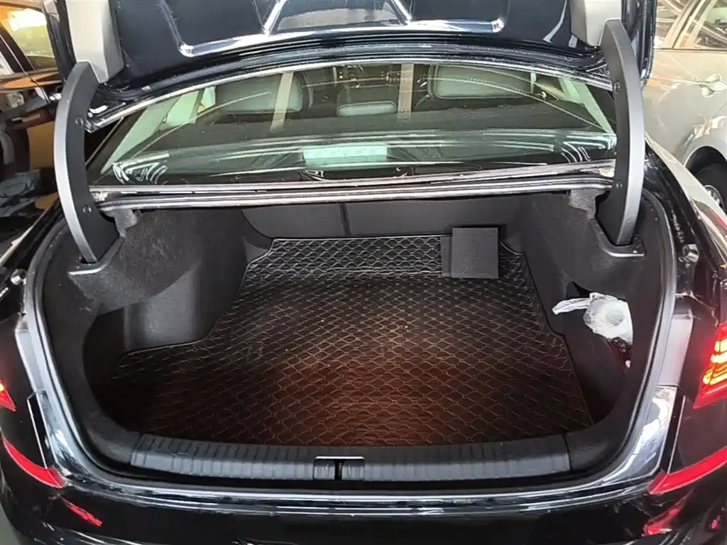 Volkswagen Passat 2024 330TSI Starlight Elite Edition фото 19
