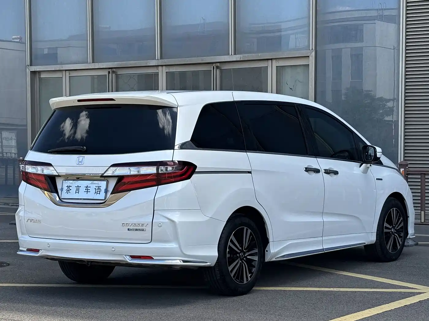 Honda Odyssey 2019 2.0L Sharp·Prestige Edition фото 5