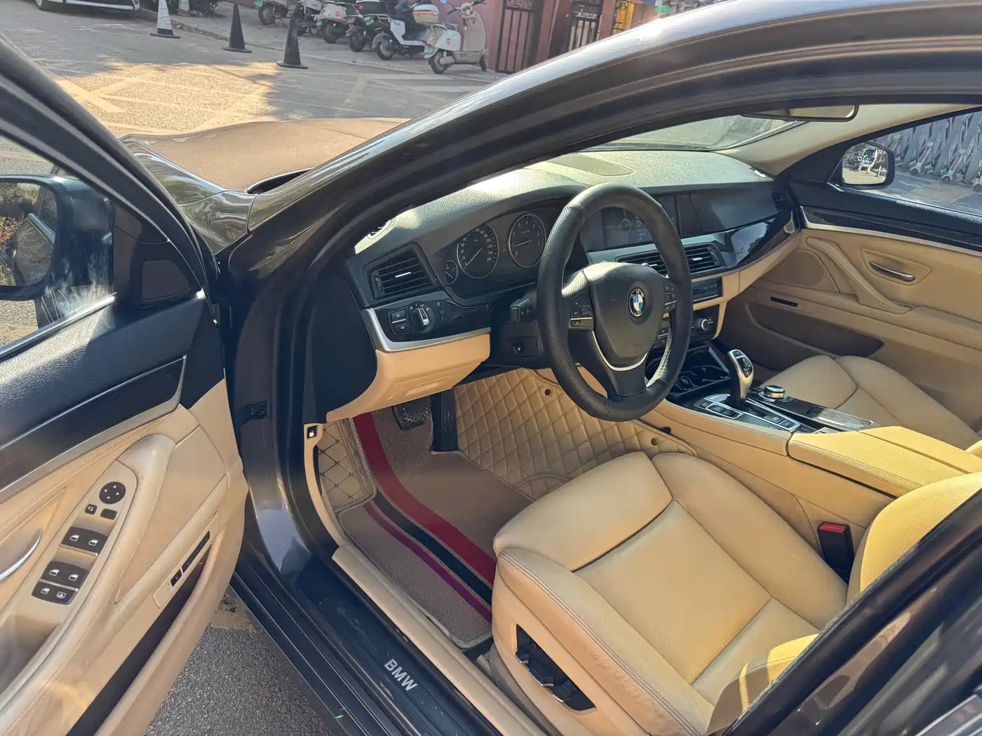 BMW 5 Series 2012 535Li Luxury фото 8