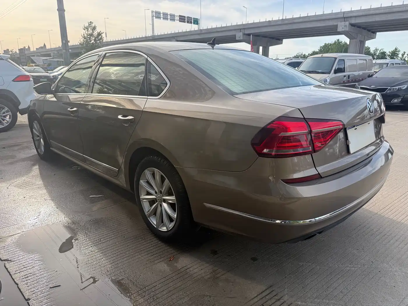Volkswagen Passat 2017 330TSI DSG Prestige фото 6