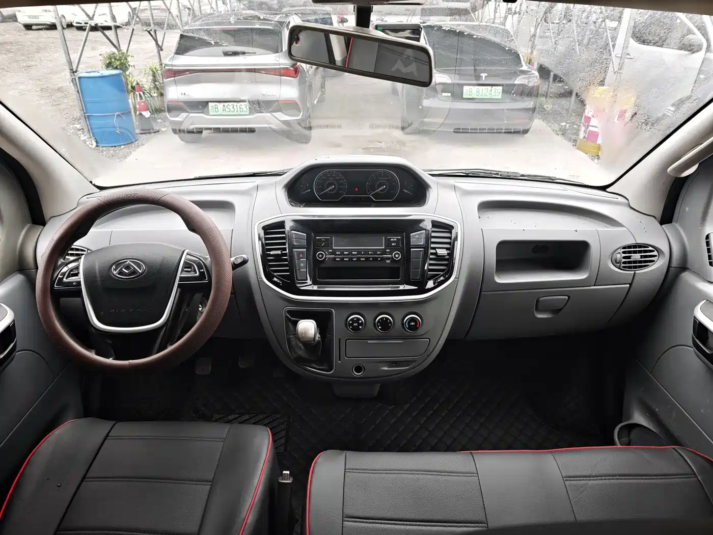 SAIC Maxus Xintu V80 2019 2.0T Plus AMT Aoyun Long Wheelbase Medium Roof 7-seater фото 6