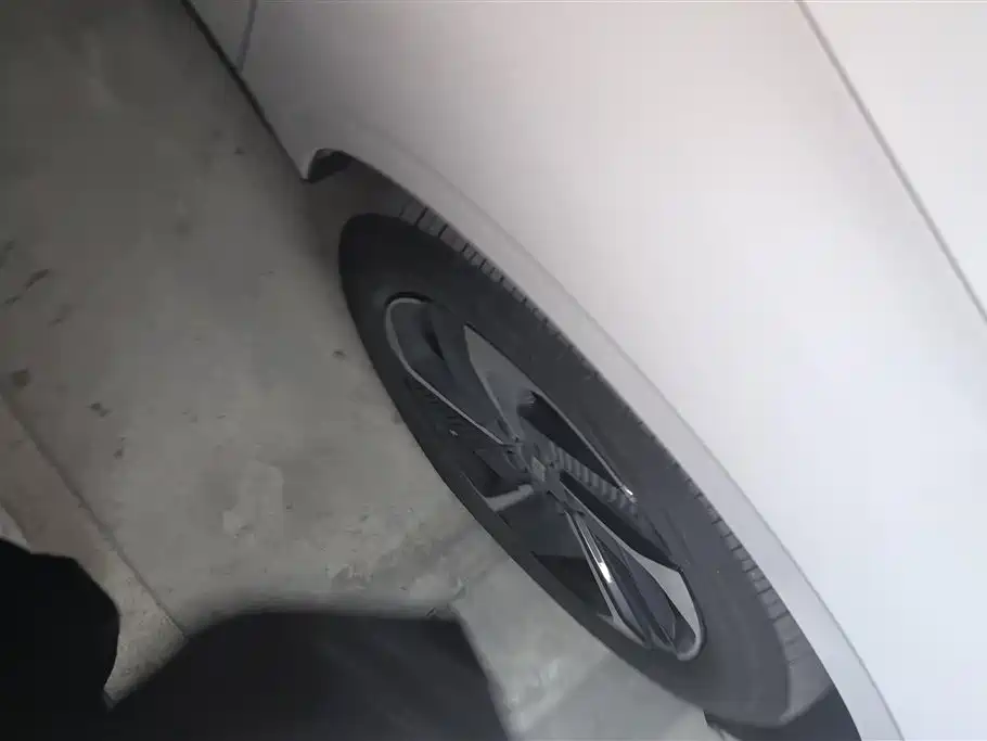 Geely Galaxy Galaxy L6 2025 EM-i 140km Starship Edition фото 6