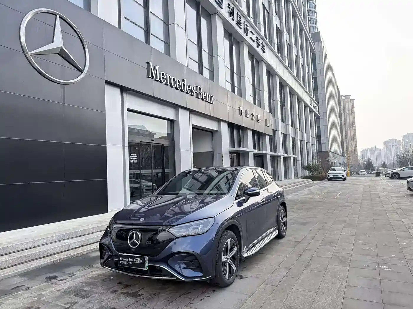 MERCEDES-BENZ EQE SUV