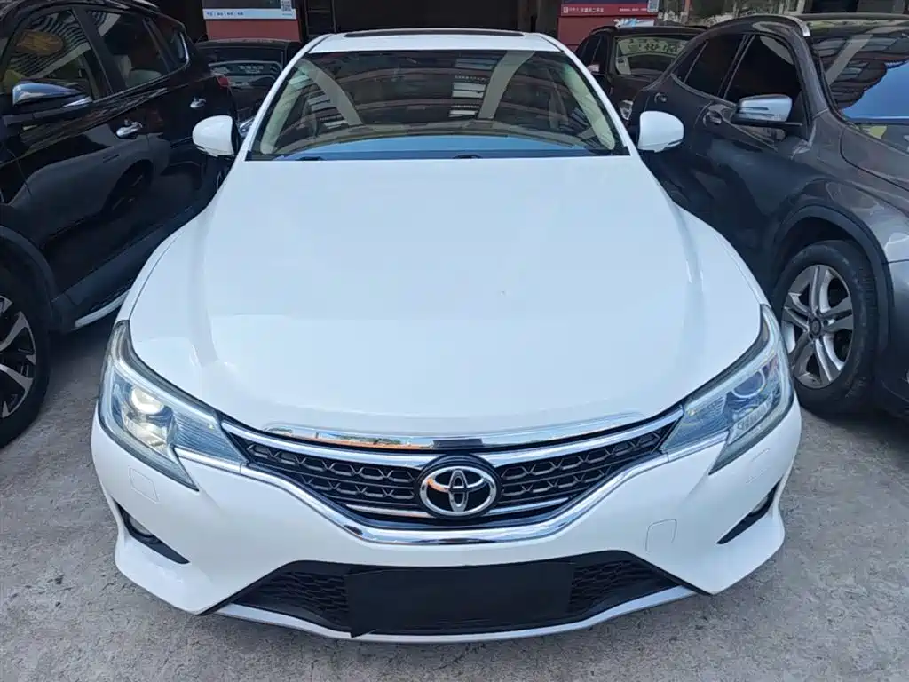 Toyota Reiz 2013 2.5V Premium Edition фото 3