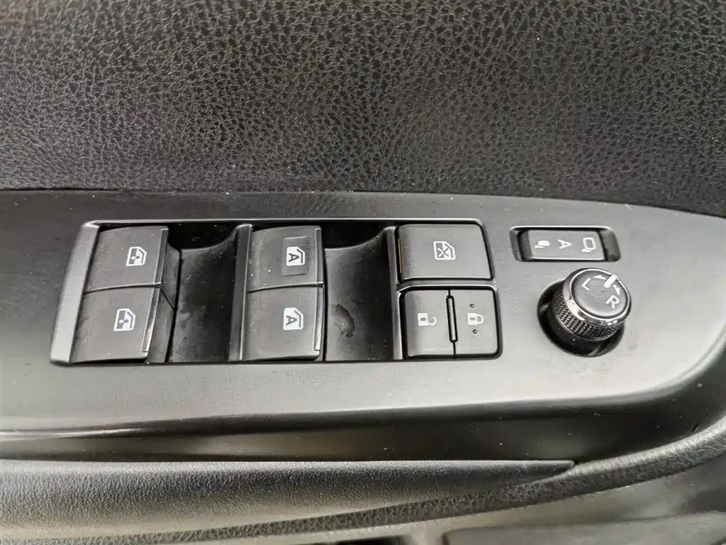 Toyota Highlander 2021 2.0T AWD Luxury 7-Seater фото 9