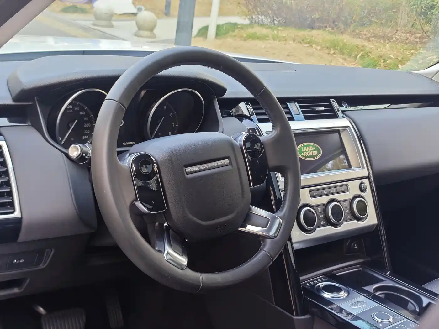 Land Rover Discovery 2019 3.0 SC V6 SE фото 4