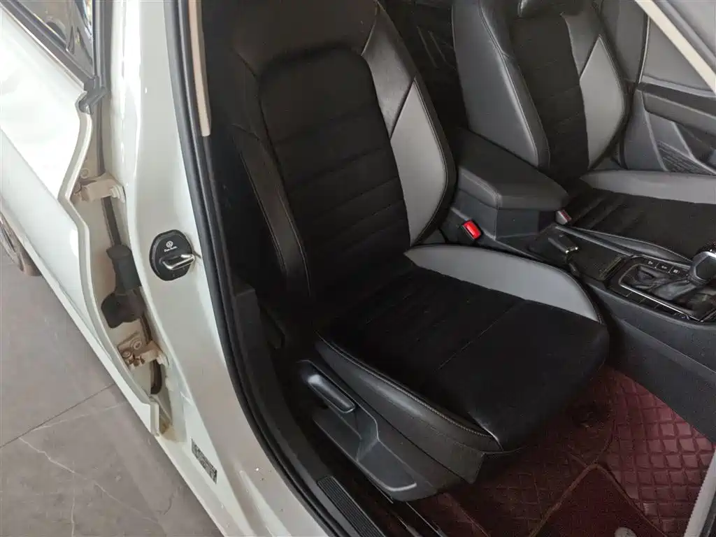 Volkswagen Sagitar 2021 280TSI DSG Surpassing Edition фото 25