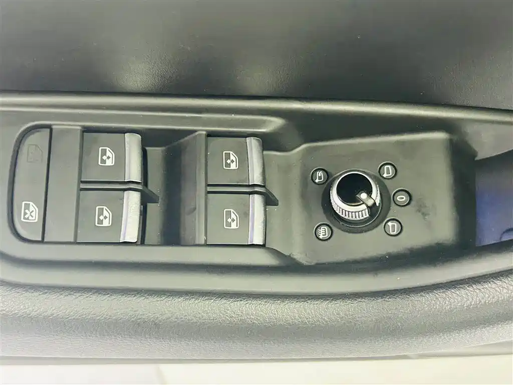 Audi A4L 2020 40 TFSI Fashion Dynamic Edition фото 18
