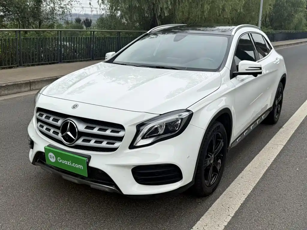 Mercedes-Benz GLA 2019 GLA 200 Fashion