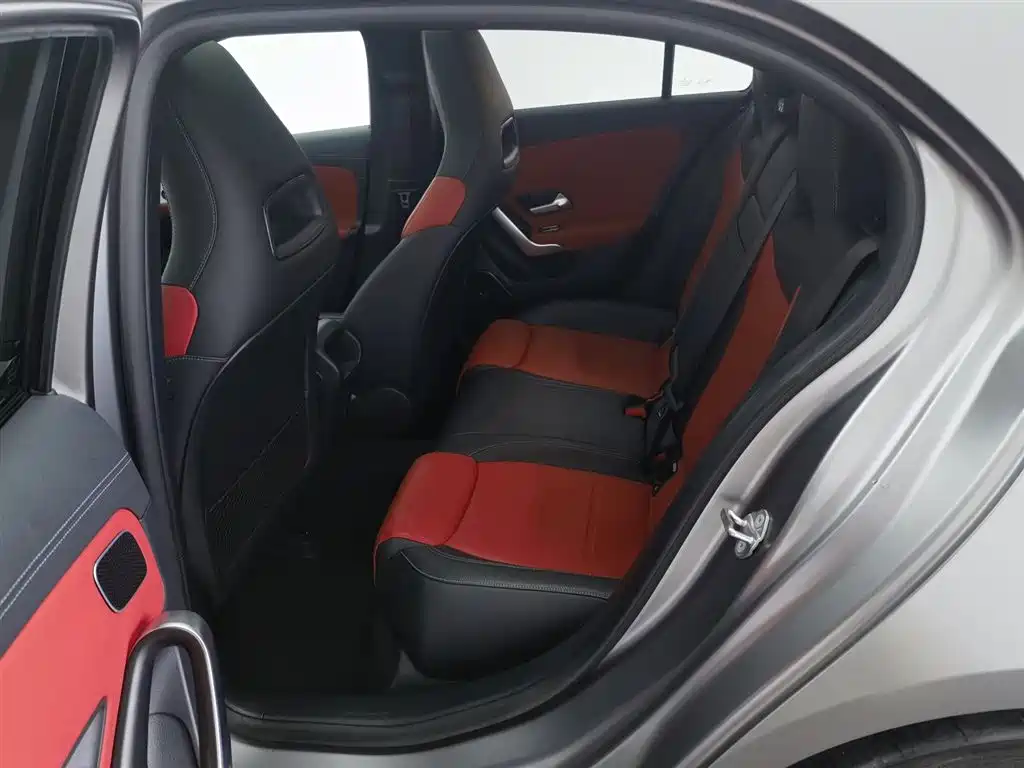 Mercedes-Benz A-Class AMG (Import) 2020 Facelift AMG A 35 4MATIC фото 15