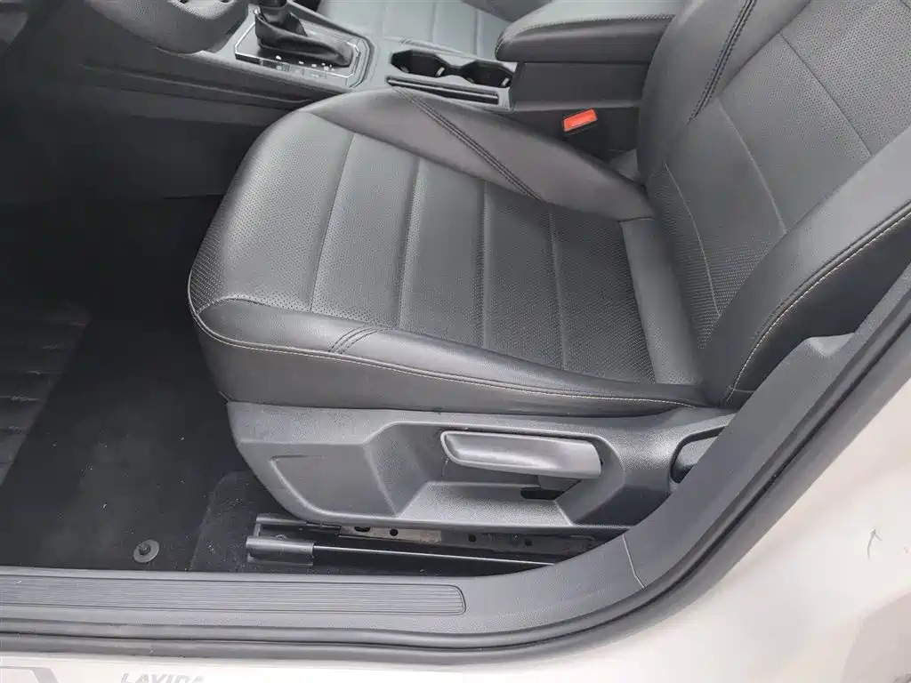 Volkswagen Lavida 2019 1.5L Automatic Comfort Edition China VI фото 20