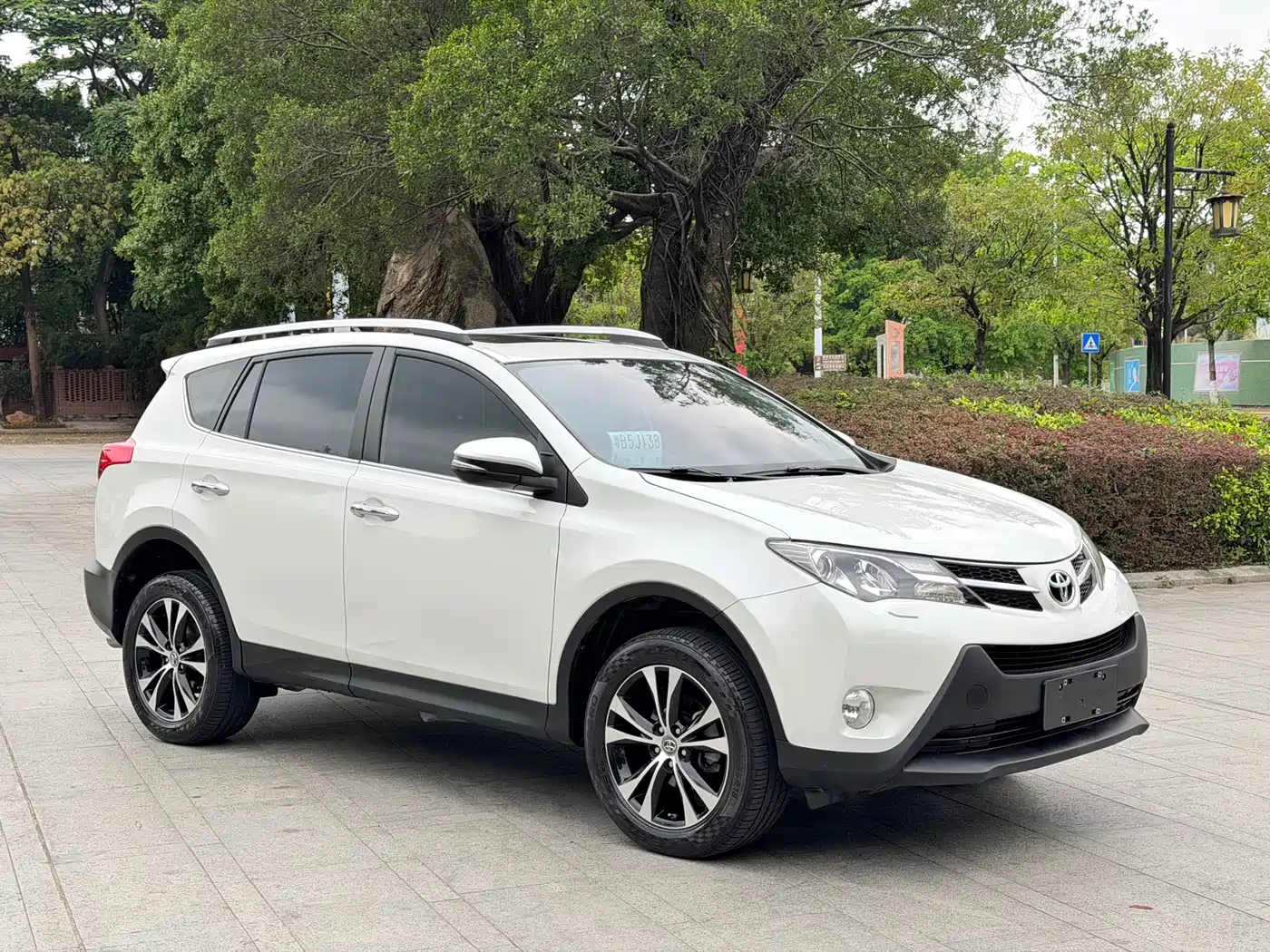 Toyota RAV4 Rongfang 2015 2.5L Automatic 4WD Elite Edition фото 3