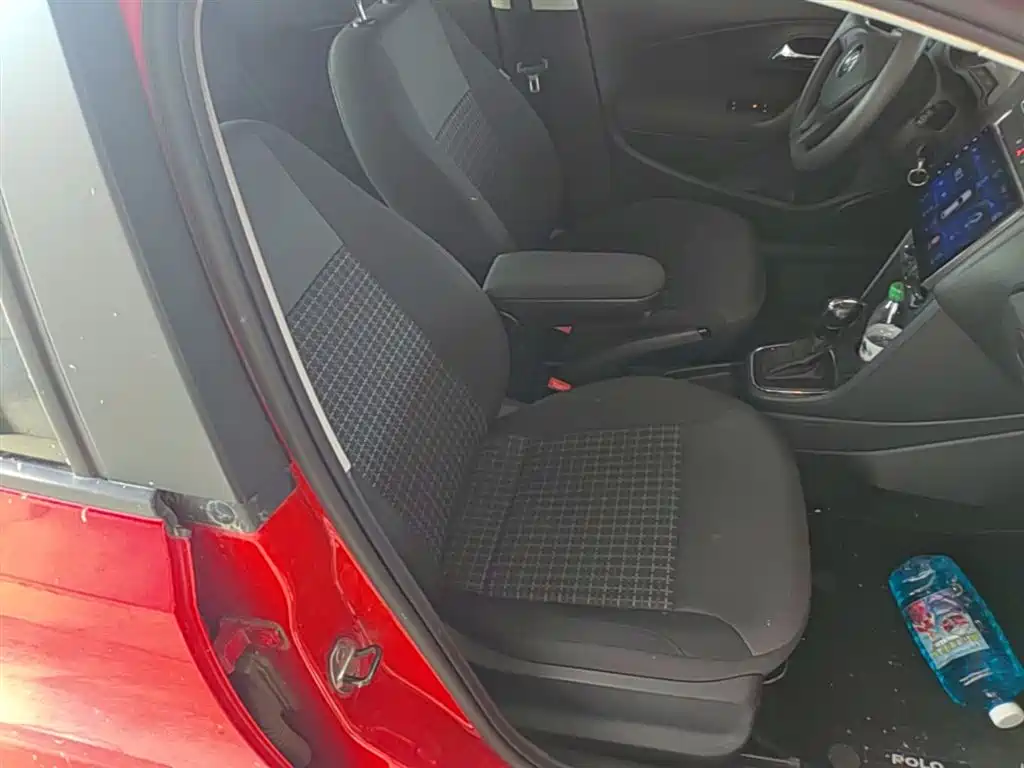 Volkswagen Polo 2014 1.6L Automatic Comfort Edition фото 20