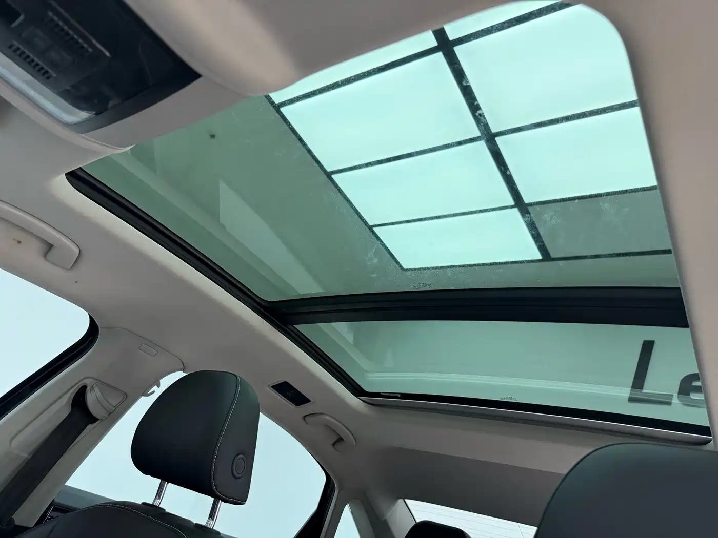 Volkswagen Passat 2023 330TSI Starlight Elite Edition фото 13