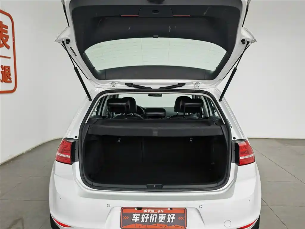 Volkswagen Golf 2015 1.6L Automatic Comfort фото 16