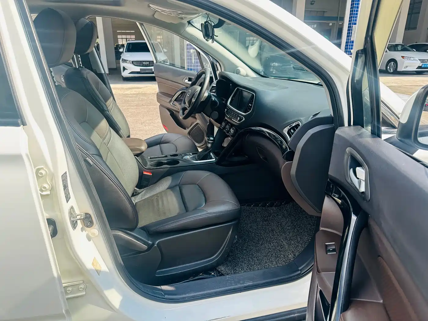 GAC Trumpchi Trumpchi GS4 2017 235T G-DCT 2WD Luxury фото 8