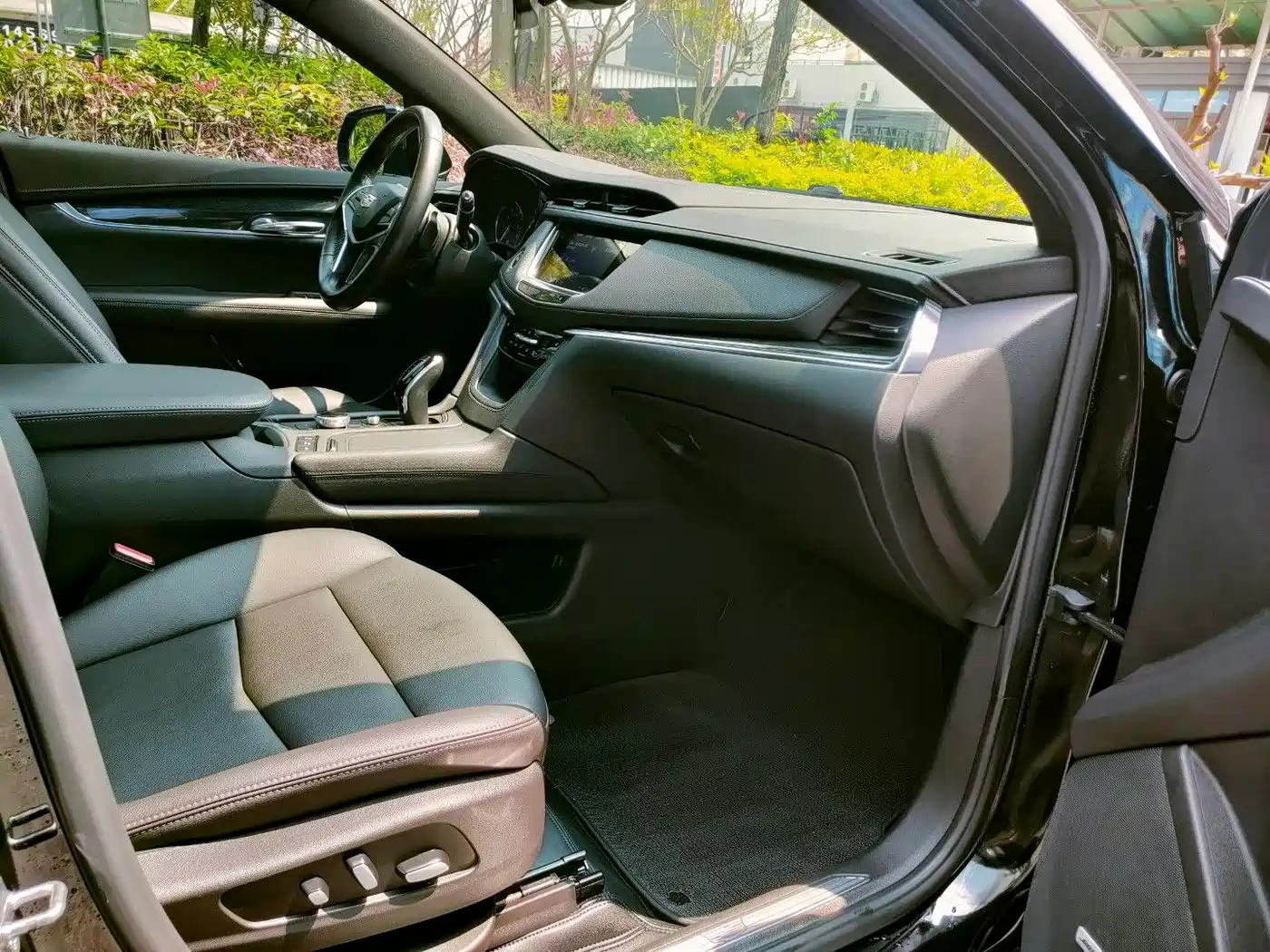 Cadillac XT5 2022 2.0T 2WD Luxury фото 29