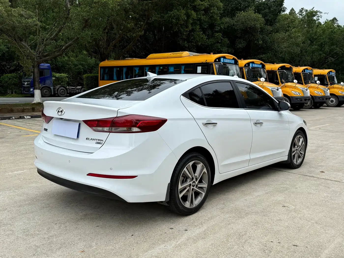Hyundai Elantra 2016 Model 1.6L Automatic Smart Elite фото 9