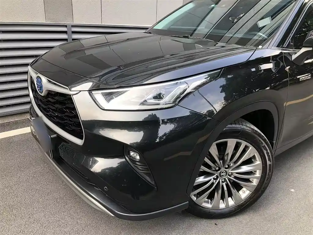 TOYOTA HIGHLANDER