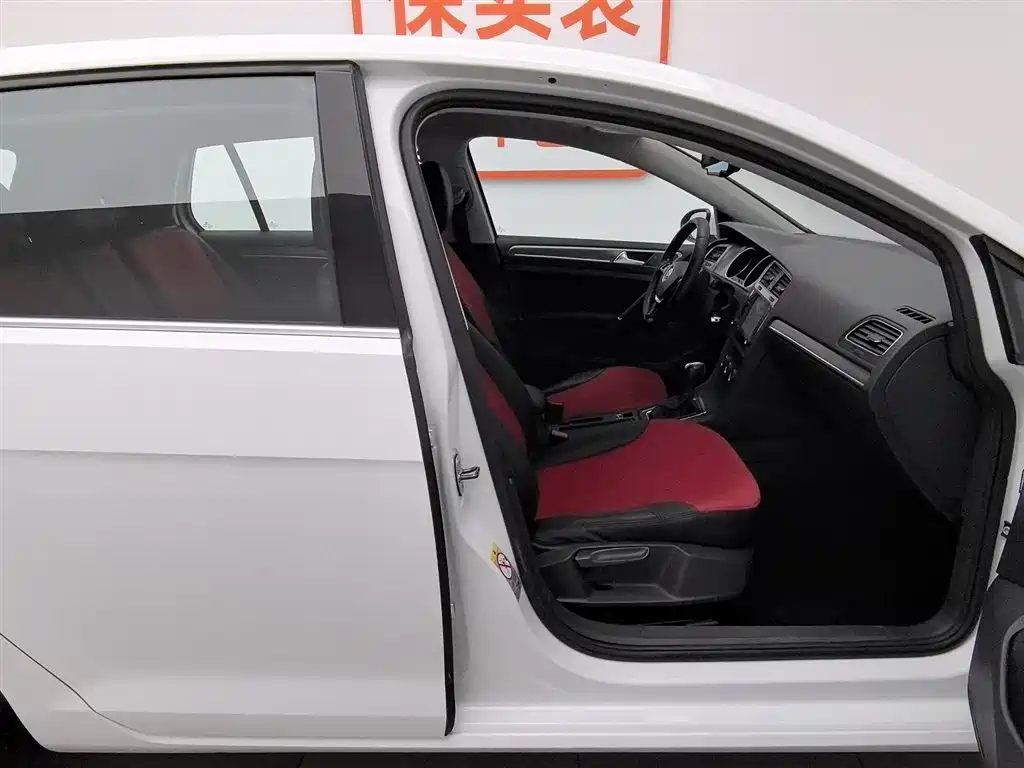 Volkswagen Golf 2015 1.6L Automatic Comfort фото 23