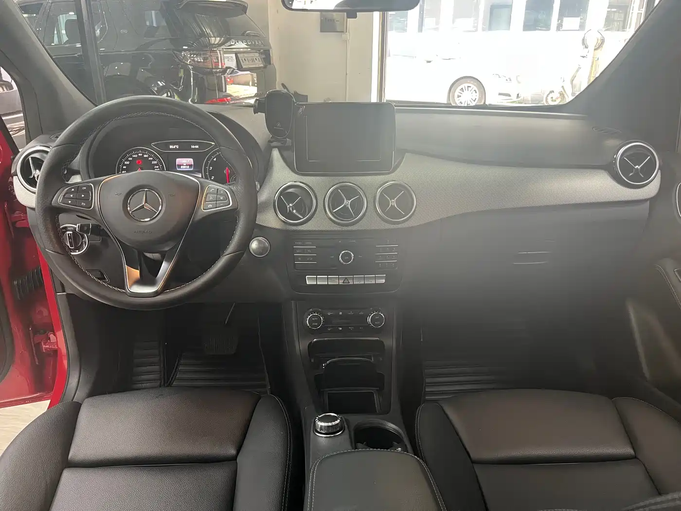 Mercedes-Benz B-Class 2016 B 200 Collector's Edition фото 13
