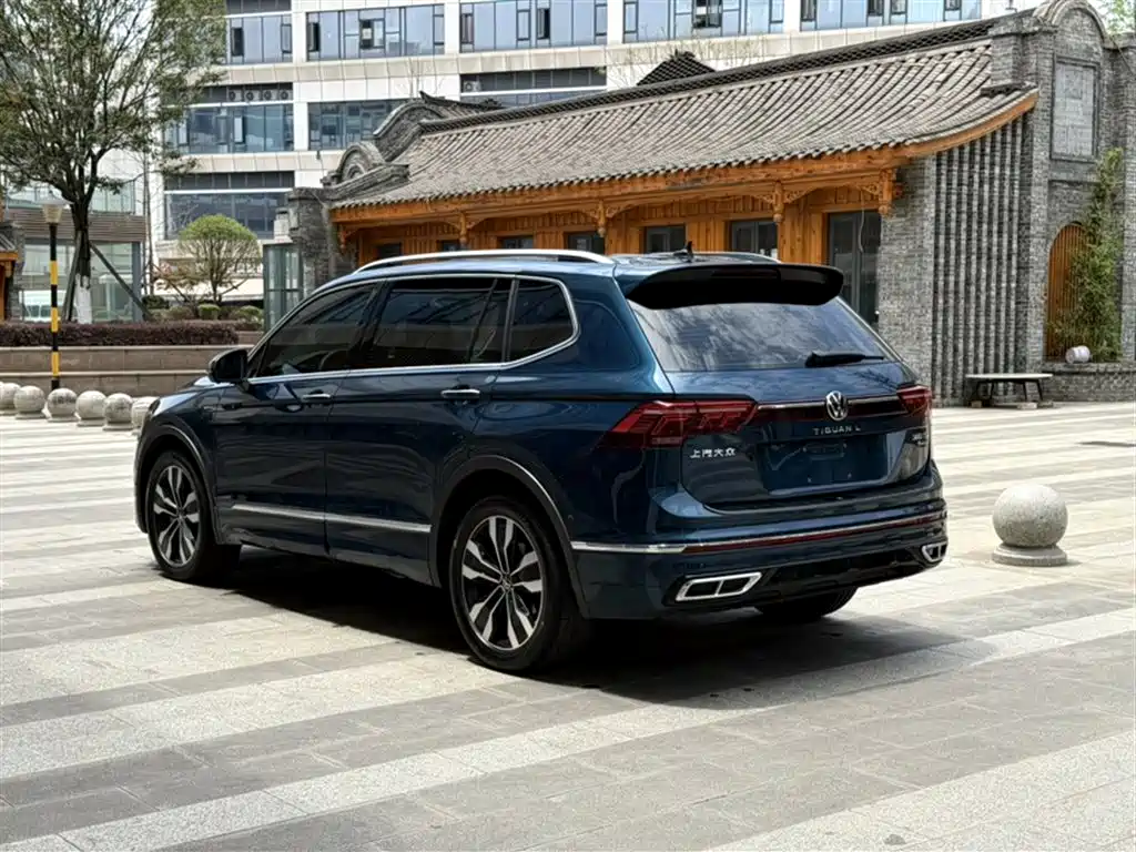 Volkswagen Tiguan L 2023 380TSI 4WD R-Line Flagship 7-seater фото 10