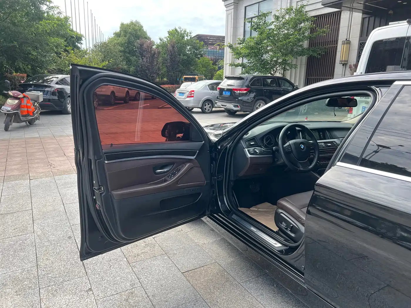 BMW 5 Series 2014 525Li Luxury Design Package фото 5