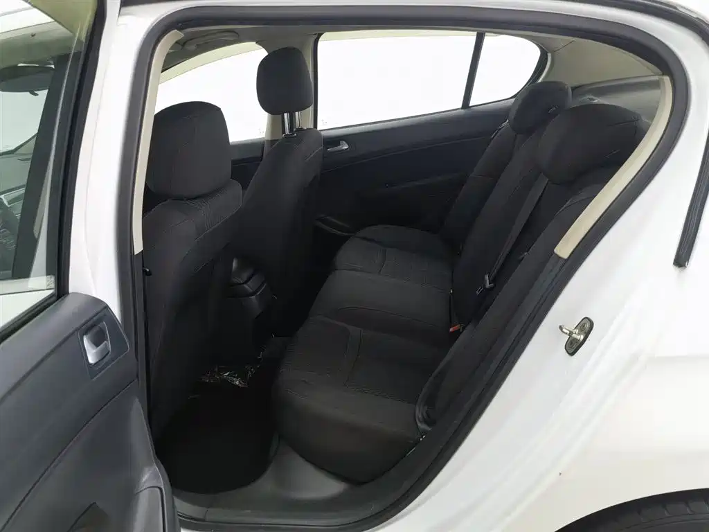 Peugeot 308 2014 Model Joy Edition Classic 1.6L Manual Superior Style фото 15