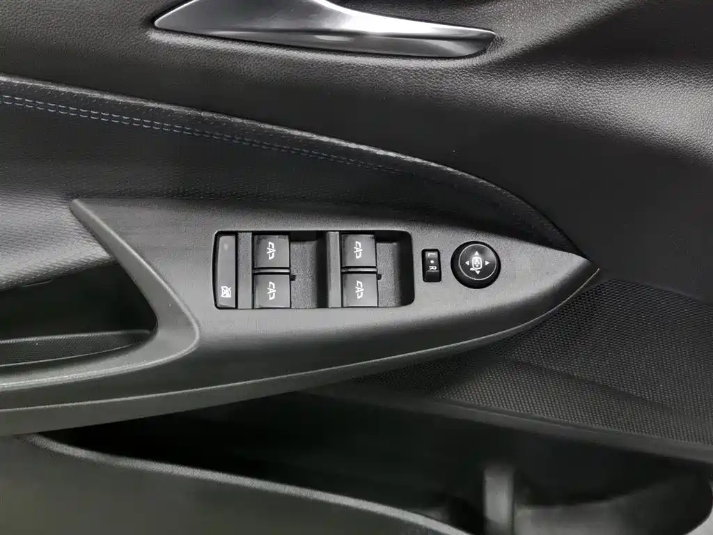 Buick Encore 2021 332T CVT Elite фото 9
