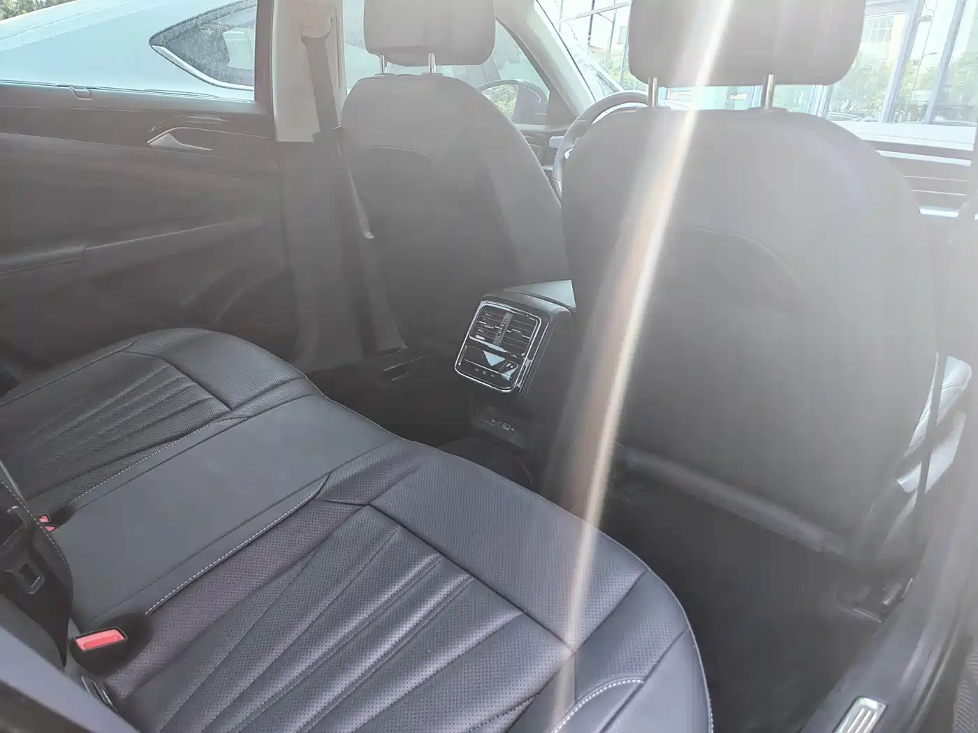 Volkswagen Passat 2025 Outstanding 380TSI Dragon Glory Edition фото 7
