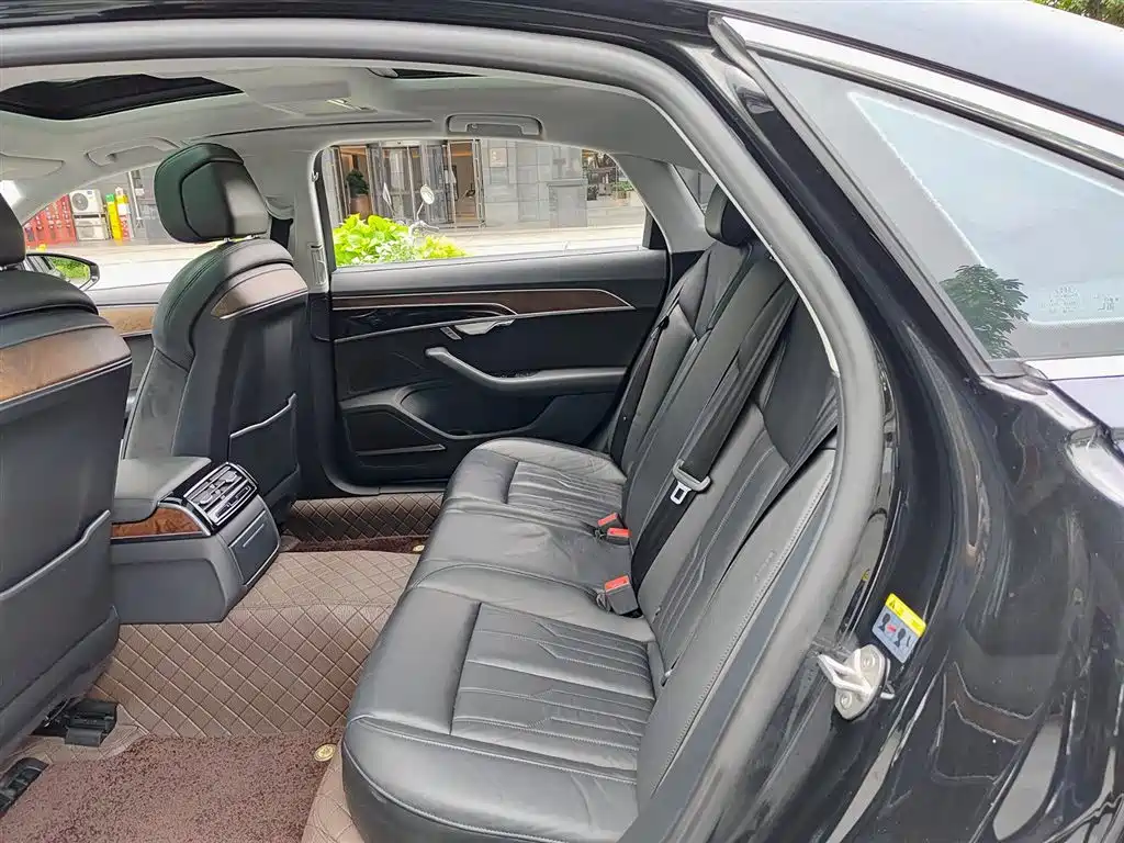 Audi A8 2018 A8L 55 TFSI quattro Launch Premium фото 8