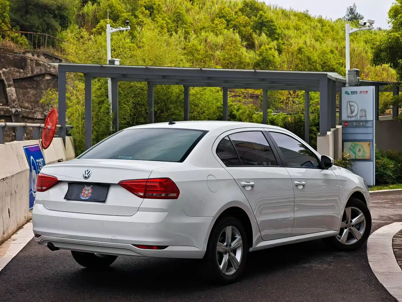 Volkswagen Lavida 2017 1.6L Automatic Trend Edition фото 4