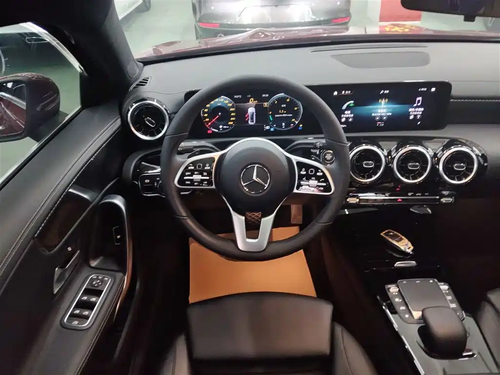 Mercedes-Benz A-Class 2022 A 200 L Sport Sedan Dynamic фото 7