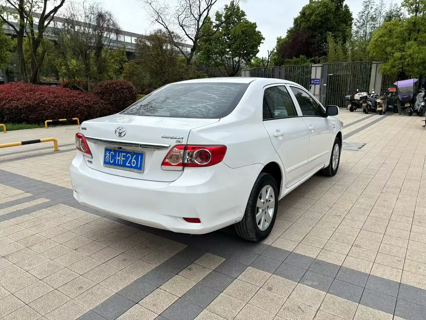 Toyota Corolla 2011 Model 1.6L Automatic GL Sunroof фото 8