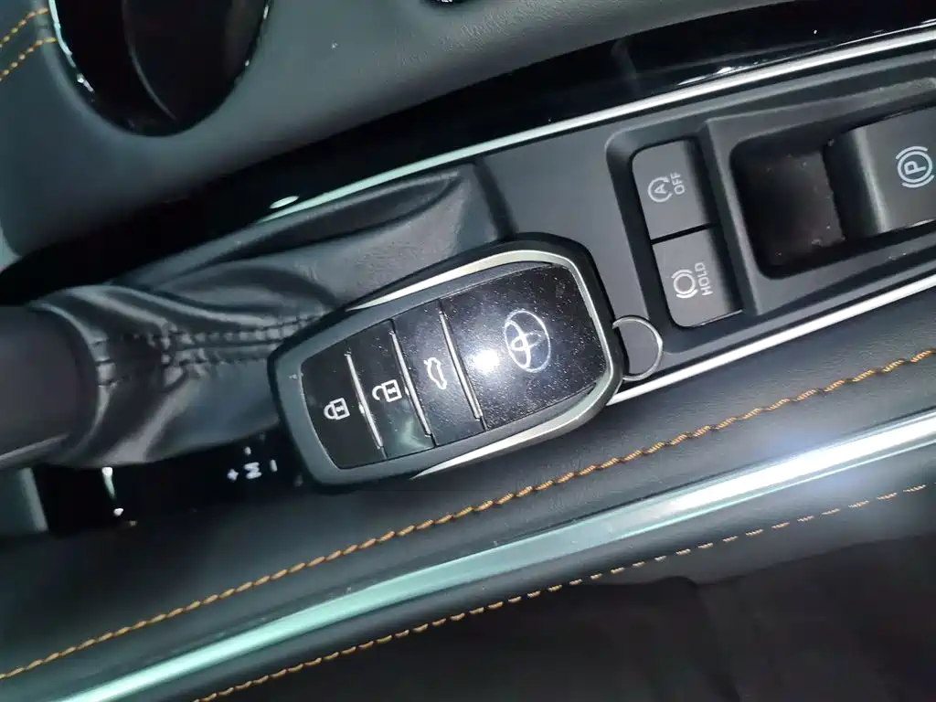 Toyota Avalon 2024 2.0L Luxury Edition фото 12