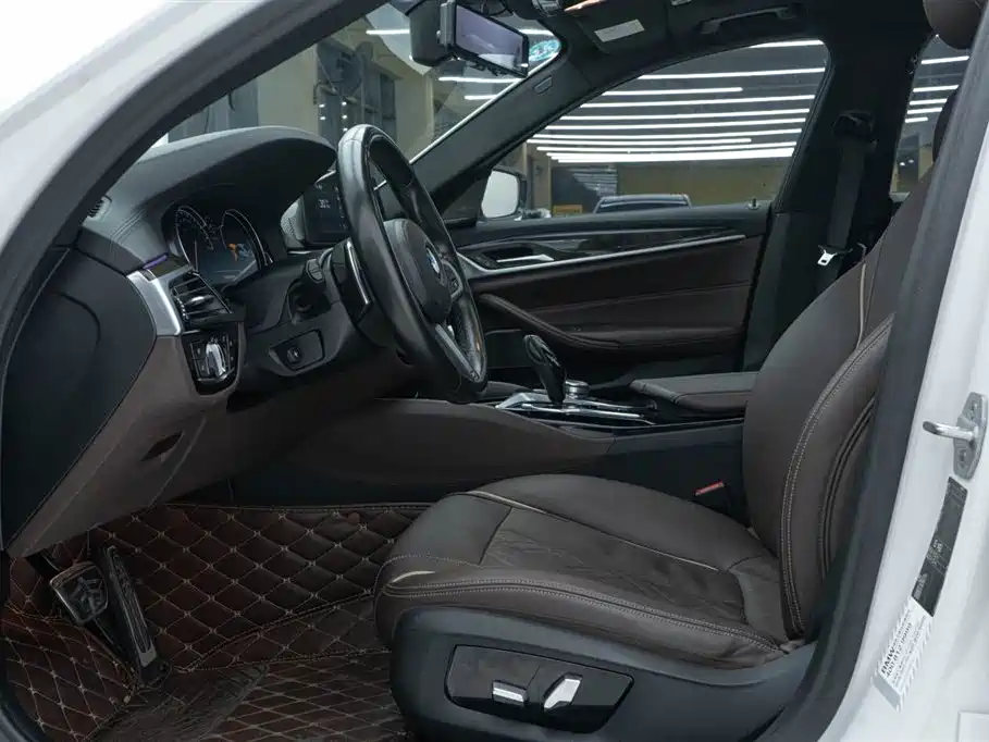 BMW 5 Series 2018 530Li Premium M Sport Package фото 17