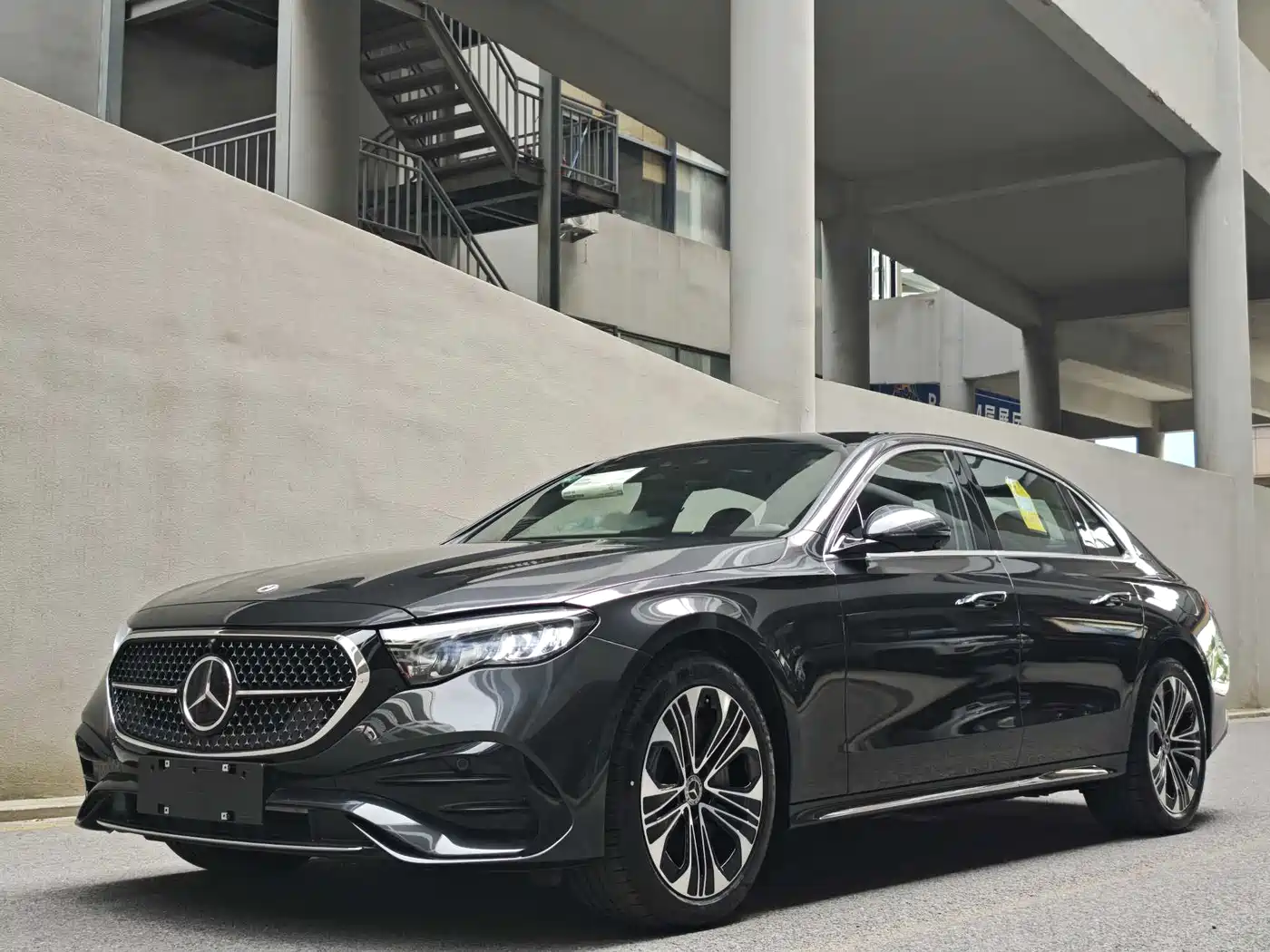 Mercedes-Benz E-Class New Energy 2024 E 350 e L Plug-in Hybrid Sports Sedan
