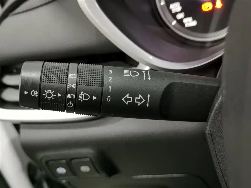 Buick Encore 2021 332T CVT Elite фото 21