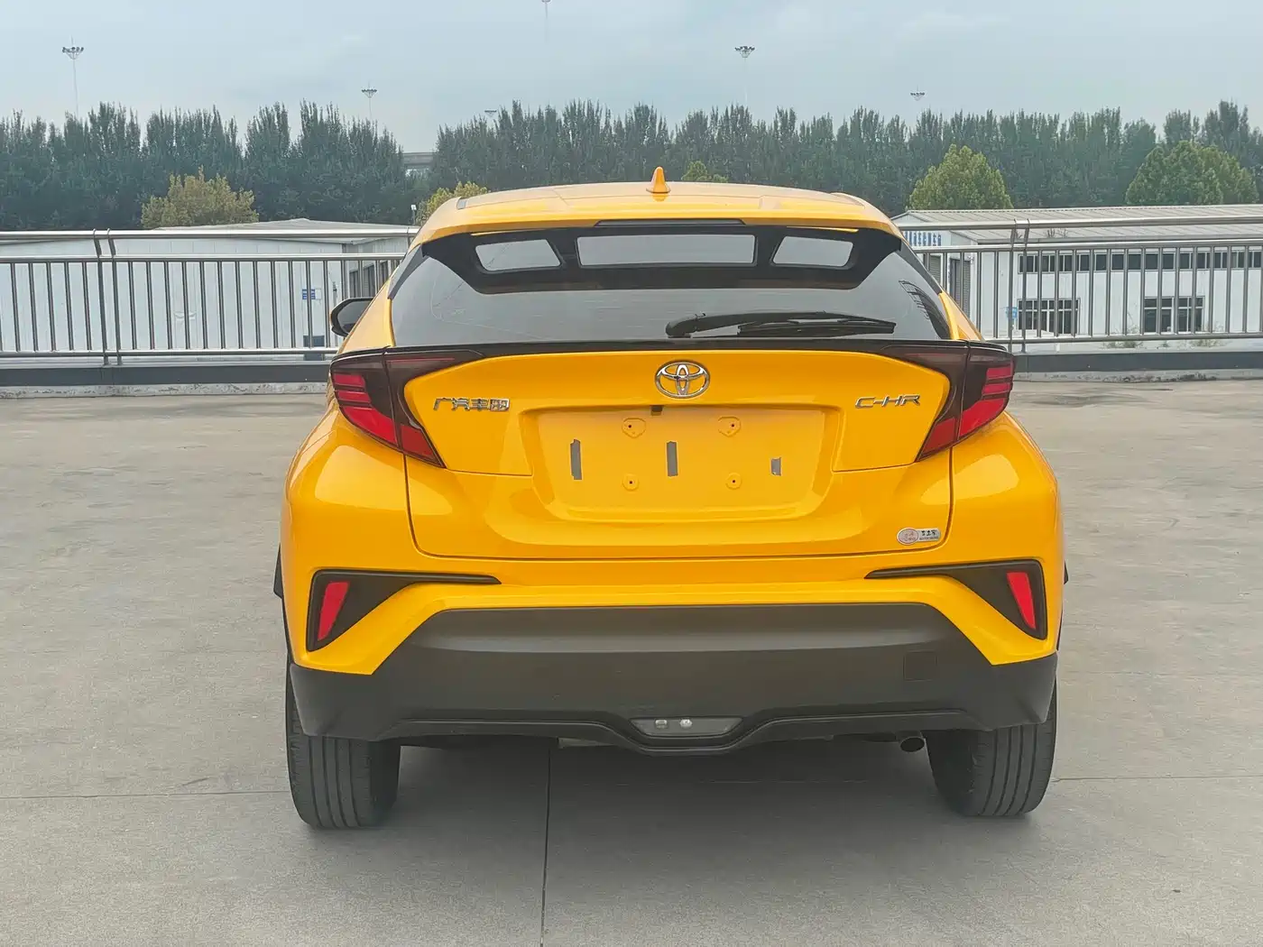 Toyota C-HR 2021 2.0L Luxury Edition фото 4