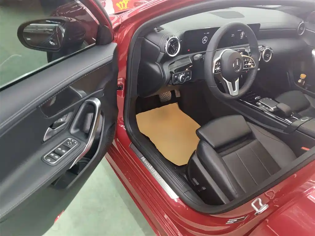 Mercedes-Benz A-Class 2022 A 200 L Sport Sedan Dynamic фото 12