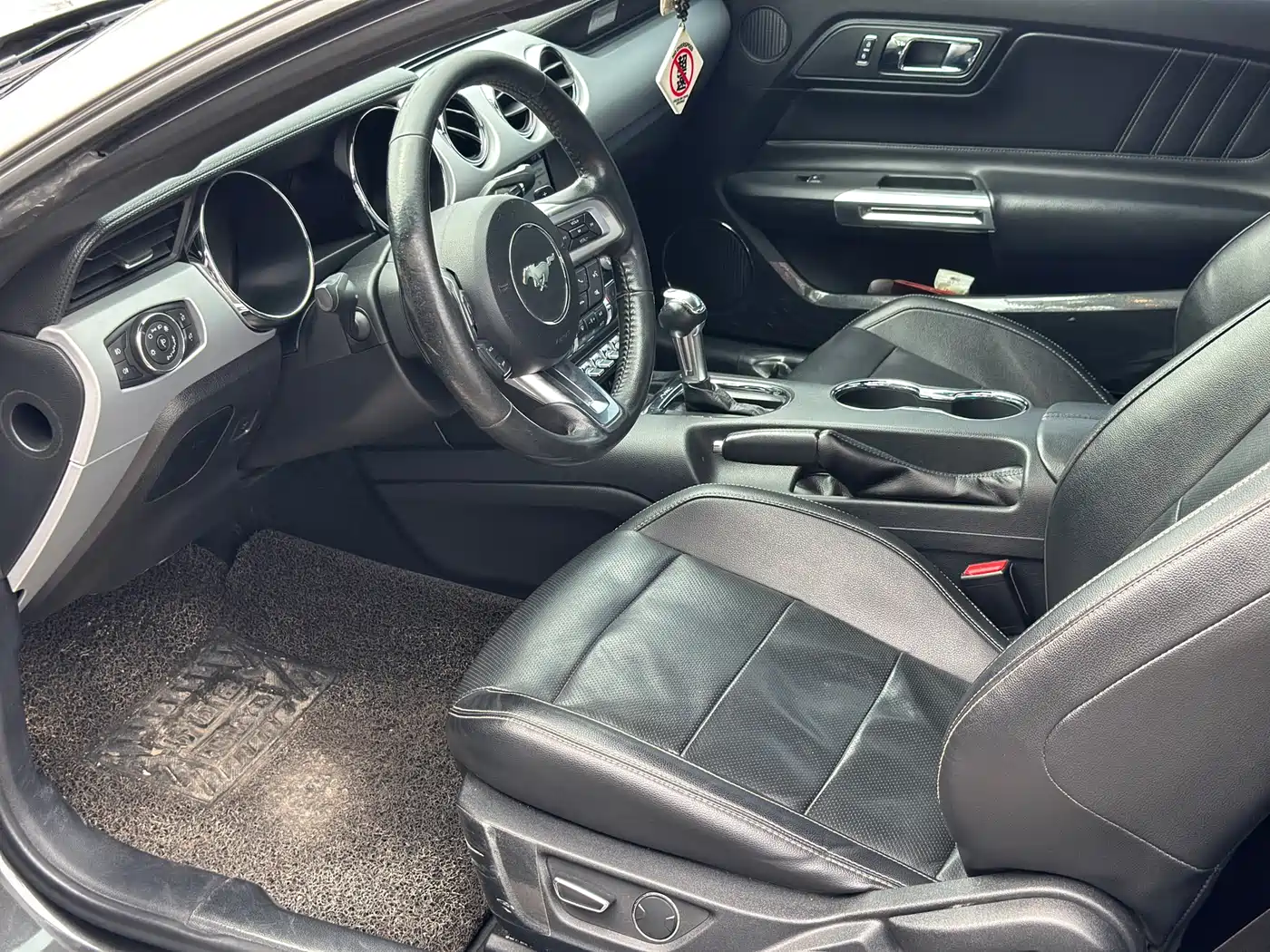 Ford Mustang 2017 2.3T Performance Edition фото 4