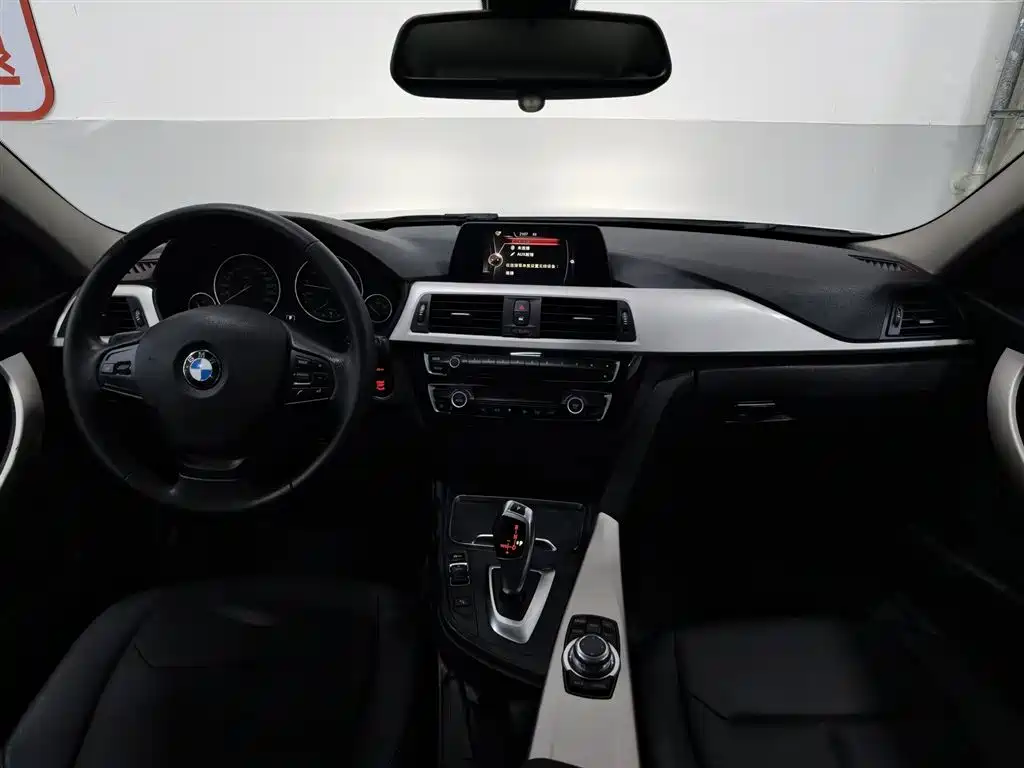 BMW 3 Series 2016 320Li Fashion Model фото 5