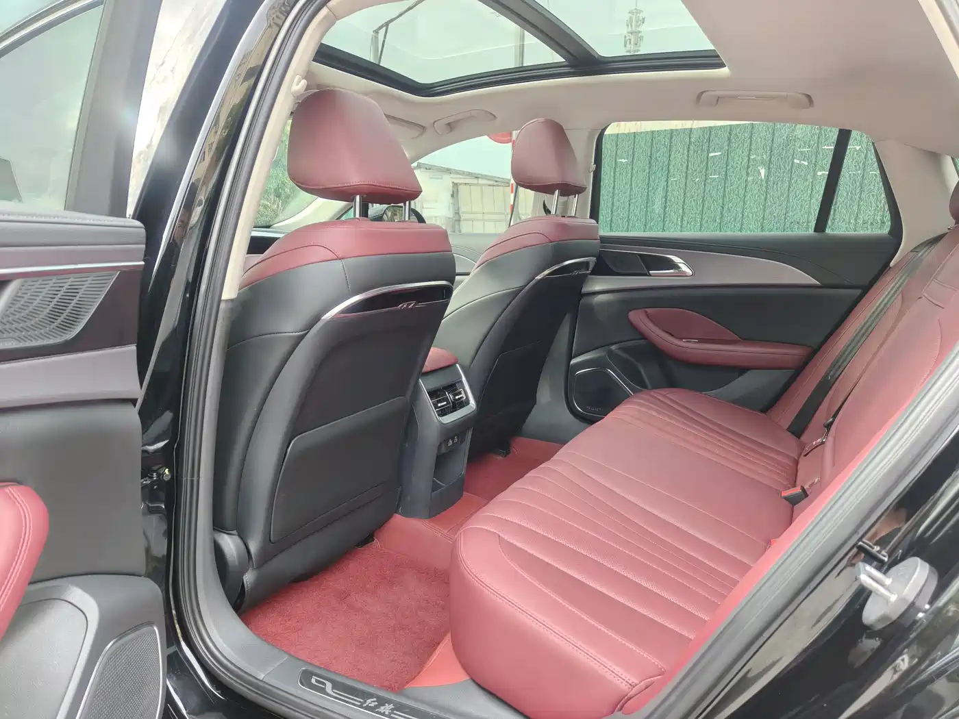 Hongqi H5 2024 2.0T Automatic Smart Connect Flag Smooth Edition фото 13