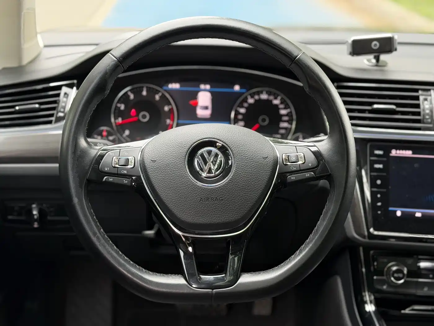Volkswagen Phideon 2018 Facelift 380TSI FWD Business фото 12